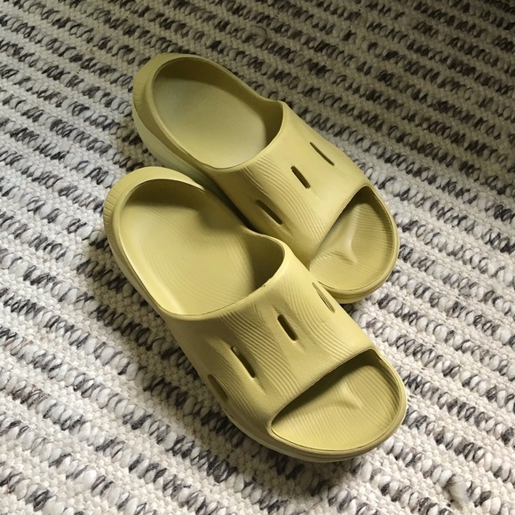 Hoka Ora Recovery Slide, slip-on sandal, size 7 ,green - Picture 2 of 6